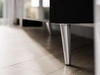 TV-Lowboard mit Türen auf Silbernen Metallbeinen 200 cm Noaé Schwarz Hochglanz