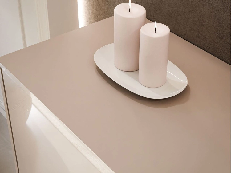 Dreitürige Kommode 154 cm Glamour-Stil auf silberfarbenen Metallbeinen Vivance Kaschmirglanz